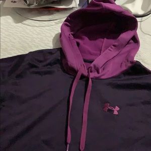 Under Armour woman’s sweatshirt